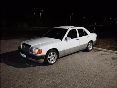 MERCEDES-BENZ 190 E 2.3