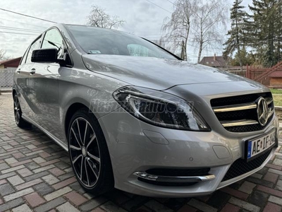 MERCEDES-BENZ B 180 CDI 7G-DCT Sport Panorámatetős