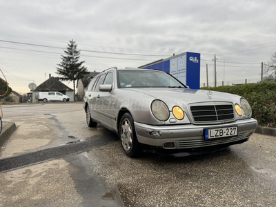 MERCEDES-BENZ E 300 TD Elegance (Automata)