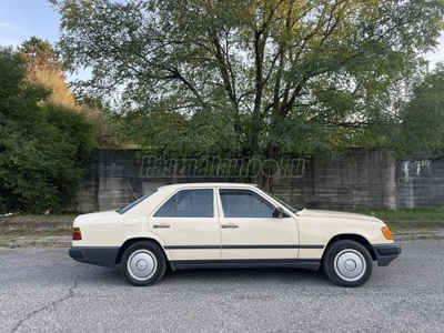 MERCEDES-BENZ W 124 200D TAXI