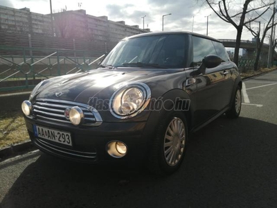 MINI MINI COOPER 1.6 limitált 50 éves kiadás!