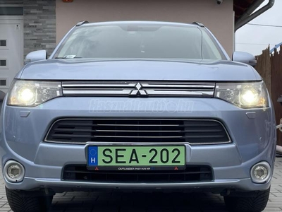 MITSUBISHI OUTLANDER PHEV Instyle Navi Plus