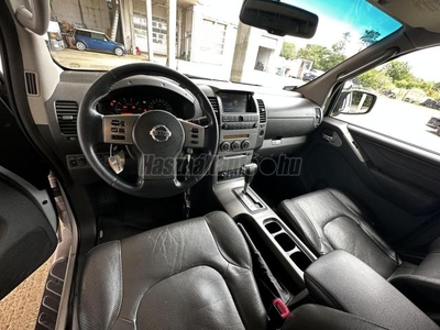 NISSAN NAVARA 4WD Double 2.5D LE AUTOMATA