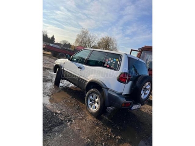 NISSAN TERRANO 2.7 TDI Sport