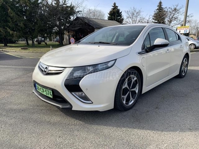 OPEL AMPERA (Automata) Facelift.gyöngyház fehér metál