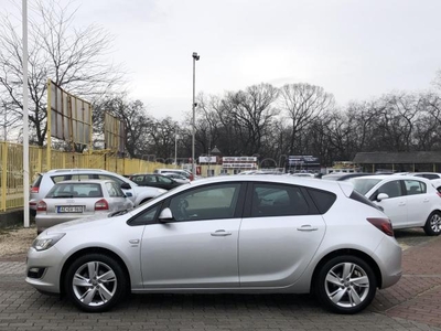 OPEL ASTRA J 1.6 Active 116 LÓERŐS BENZINES 152.000 KM VÉGIG VEZETETT SZERVIZKÖNYV FACELIFT ÚJABB MODELL