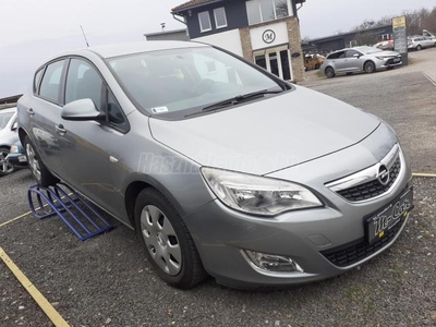 OPEL ASTRA J 1.6 Enjoy VONÓHOROG.TEMPOMAT