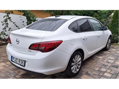 OPEL ASTRA J Sedan 1.6 CDTI Enjoy (Automata)