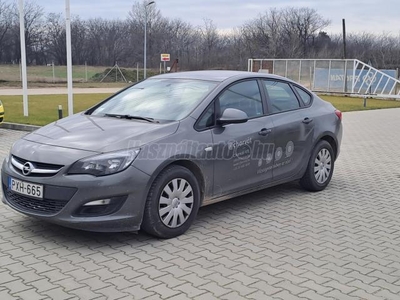 OPEL ASTRA J Sedan 1.6 CDTI Start-Stop Enjoy