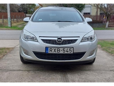 OPEL ASTRA J Sports Tourer 1.7 CDTI Sport