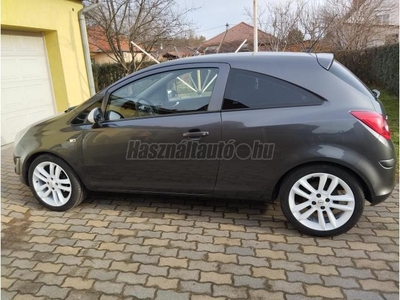 OPEL CORSA D 1.4 Color Edition