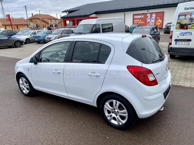 OPEL CORSA D 1.4 Selection Szervizkönyv!