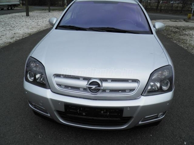 OPEL SIGNUM 1.9 CDTI Cosmo (Automata)