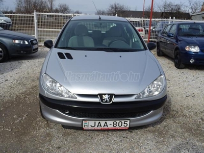 PEUGEOT 206 1.1 Open