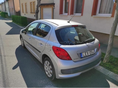 PEUGEOT 207 1.4 VTi Sporty