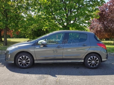 PEUGEOT 308 1.4 VTi 200 év