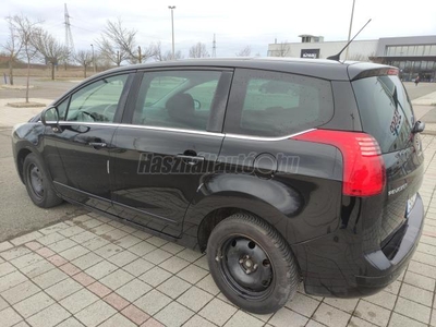 PEUGEOT 5008 1.6 HDi Active