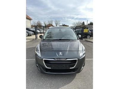 PEUGEOT 5008 2.0 BlueHDi HY Allure (7 személyes ) Navi!Led!Panorámatető!Tolatókamera!