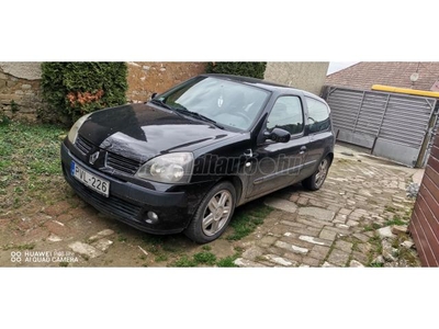 RENAULT CLIO 1.4 16V Azure