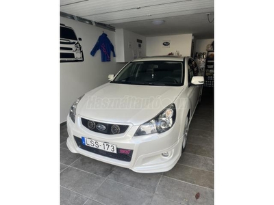 SUBARU LEGACY 2.5 Sport CVT