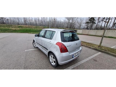 SUZUKI SWIFT 1.3 GLX CD AC Mistic Plus