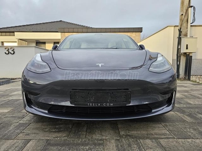 TESLA MODEL 3 RWD (Automata) Azonnal elvihető.Karcmentes állapot.Fehér belső.Radarok.60kWh LFP.Gyári Garancia