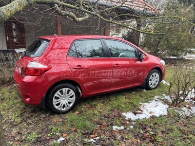 TOYOTA AURIS 1.33