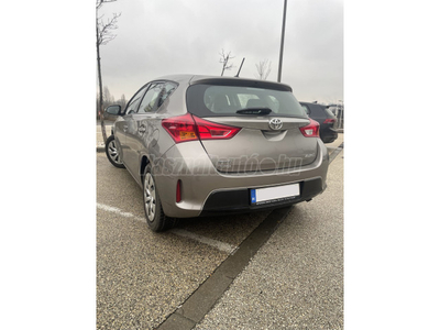 TOYOTA AURIS 1.33 Luna AAC