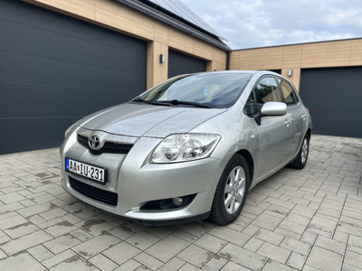 TOYOTA AURIS 1.4