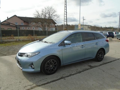 TOYOTA AURIS Touring Sports 1.8 HSD Executive (Automata) 114000 KM ÜLÉSFŰTÉS