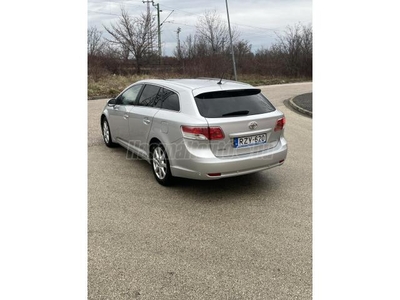 TOYOTA AVENSIS Wagon 2.0 D-4D