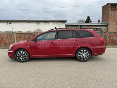 TOYOTA AVENSIS Wagon 2.0 D Sol Executive ÉRVÉNYES KÜLFÖLDI PAPIROKKAL LAKKHIBÁSAN VONÓHORGOS