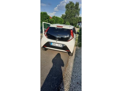 TOYOTA AYGO 1.0 x-play + style + connectivity