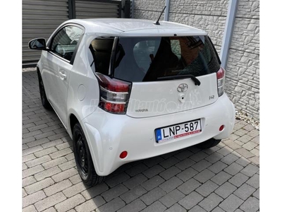 TOYOTA IQ 1.0 CVT Magyarországi ékszerdoboz 15700 Km.Fokozatmentes automata.Gyöngyház.Tolatóradar.