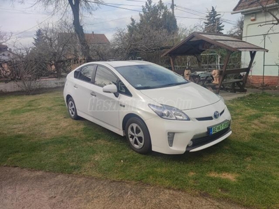 TOYOTA PRIUS PLUG-IN Confort