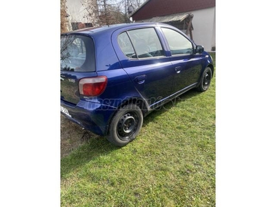 TOYOTA YARIS 1.0 Linea Terra