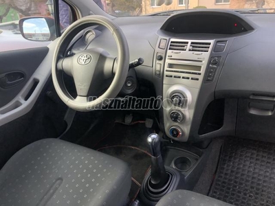 TOYOTA YARIS 1.0 Sol KITÜNŐ ÁLLAPOT Téli nyári kerek!