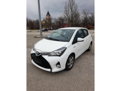 TOYOTA YARIS 1.5 VVT-i Hybrid Comfort e-CVT FOLALÓZVA!!VÉGIG TOYOTA MÁRKASZERVIZBEN SZERVIZELT!! FRISS SZERVIZ! FRISS! HYBRI