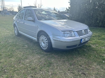 VOLKSWAGEN BORA 1.6 Comfortline