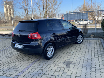 VOLKSWAGEN GOLF V 1.6 Comfortline