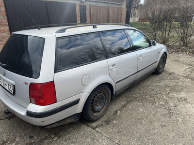 VOLKSWAGEN PASSAT V