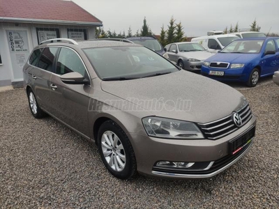 VOLKSWAGEN PASSAT VII Variant 1.6 CR TDI Comfortline BMT Panoráma tető! Navigáció!!!