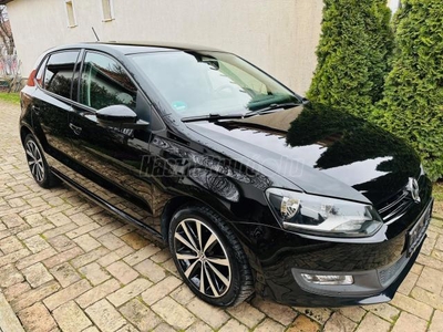 VOLKSWAGEN POLO ülsfútés. tempomat. szervizkönyv