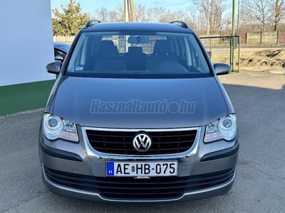 VOLKSWAGEN TOURAN 1.6 Trendline 103.000km! Vezetett szervízkönyv! Újszerü állapot!