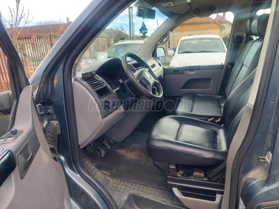 VOLKSWAGEN TRANSPORTER T5 2.5 TDI California Comfortline Gyári 6 szem LOG