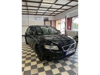 VOLVO S40 1.6 Summum