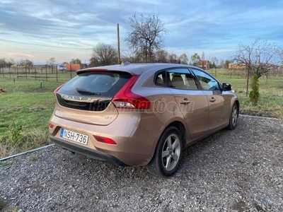 VOLVO V40 1.6 D [D2] Kinetic Powershift