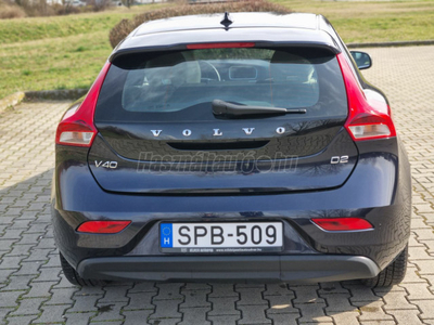 VOLVO V40 2.0 D [D2] Summum