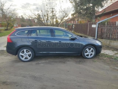 VOLVO V60 2.0 D [D3] Summum