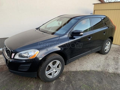 VOLVO XC60 2.0 D [D3] Kinetic FWD